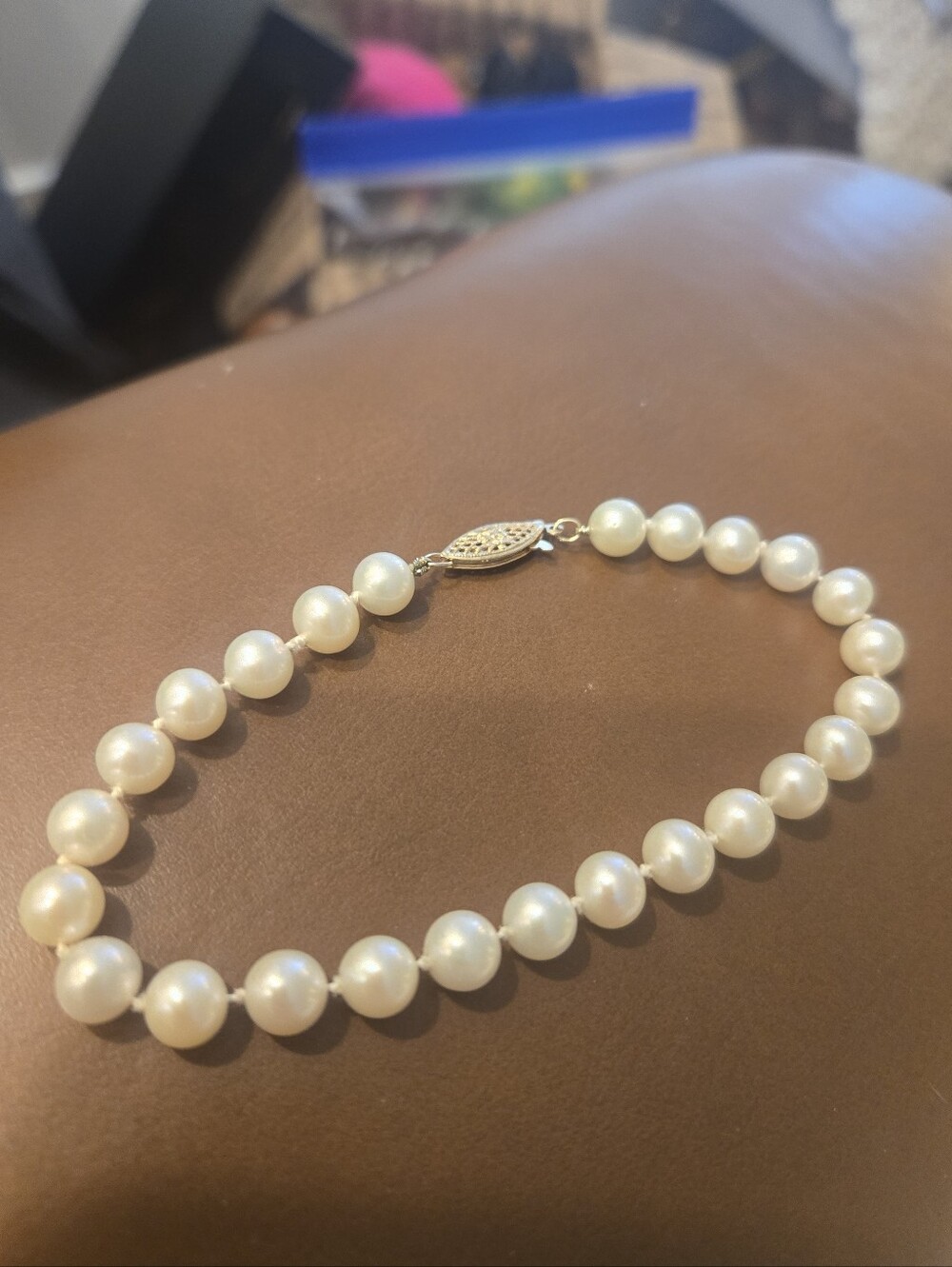 vintage pearl  Bracelet 14kt gold  clasp 8 inches